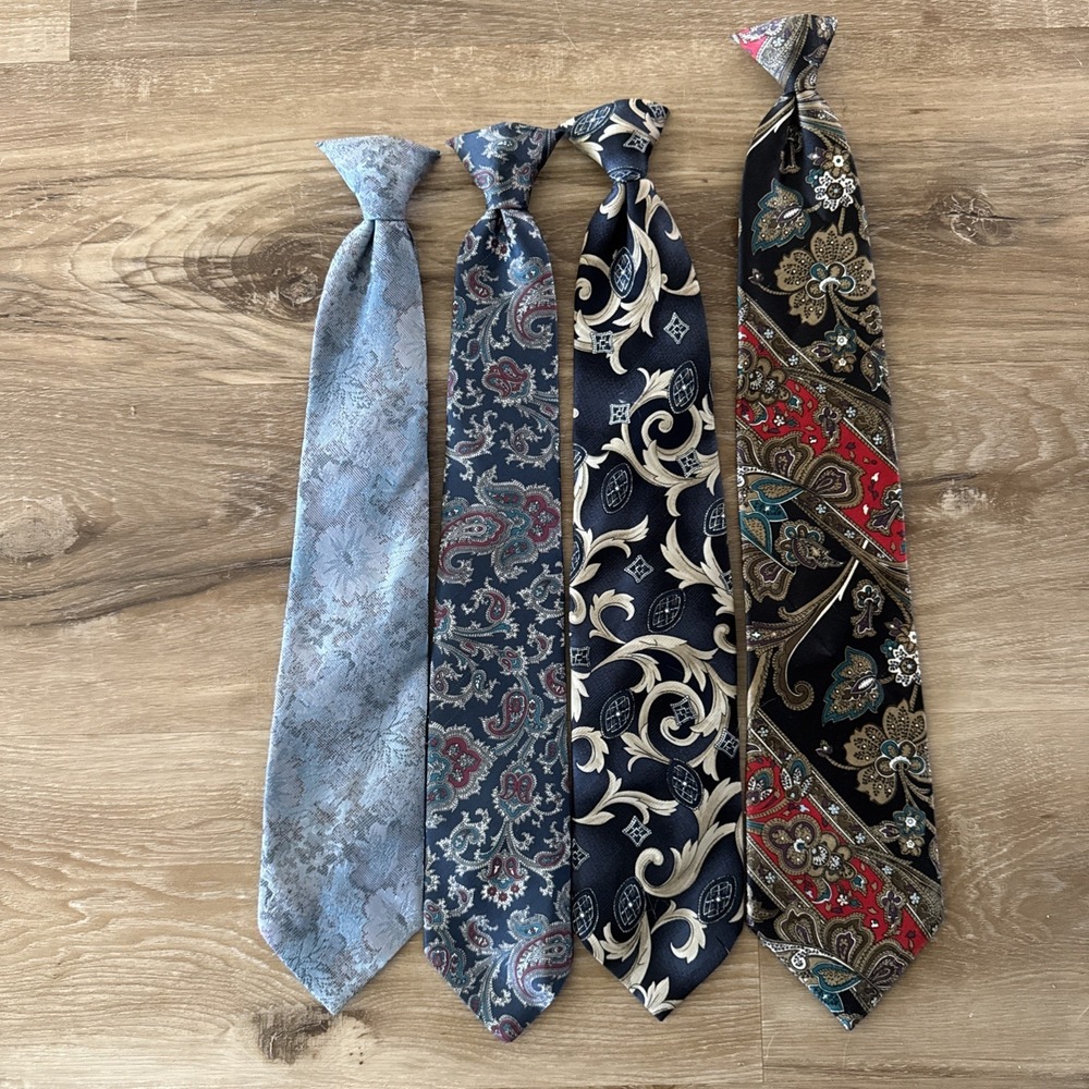 Lot Of 4 clip on ties navy /blue  paisley floral printed 18-20 inch  polyester